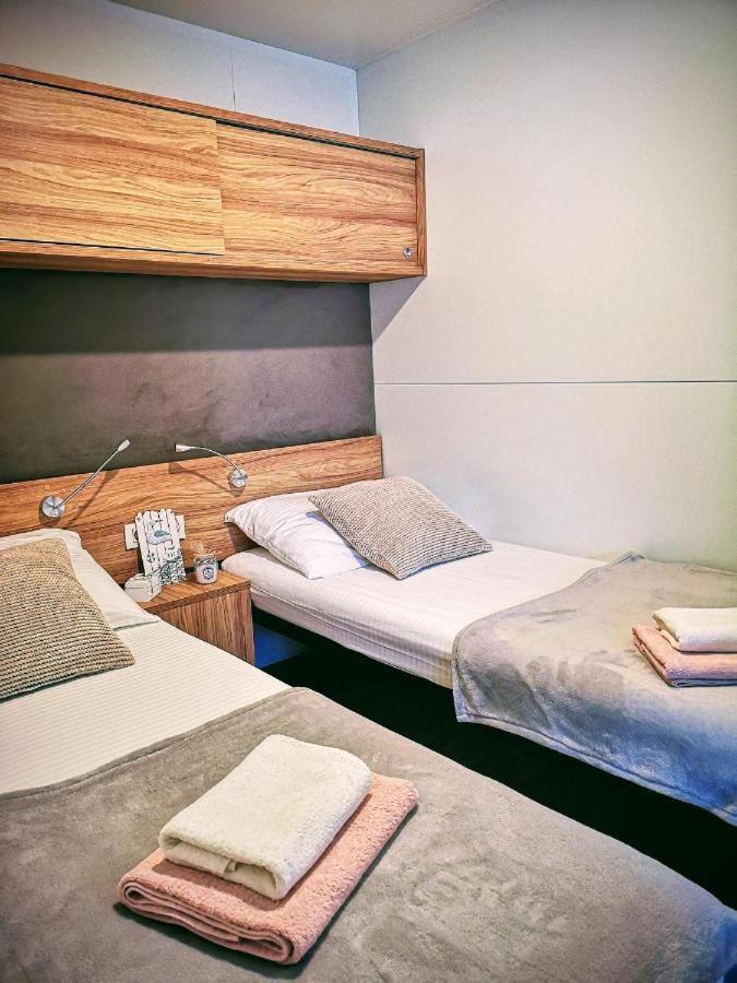 J & R Mobile Homes บีโอกราดนาโมรู ภายนอก รูปภาพ
